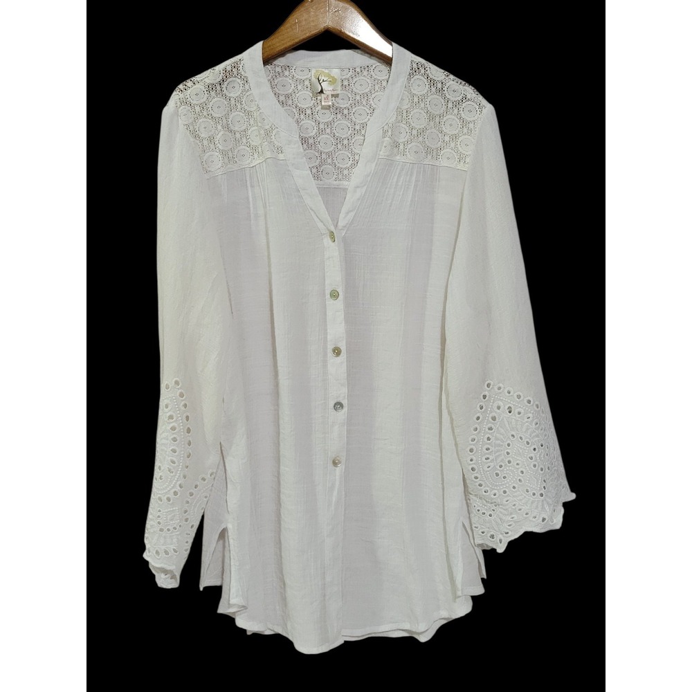 Fig & Flower Button Up Gauzy Tunic Top Womens XL White Eyelet Lace Semi Sheer
